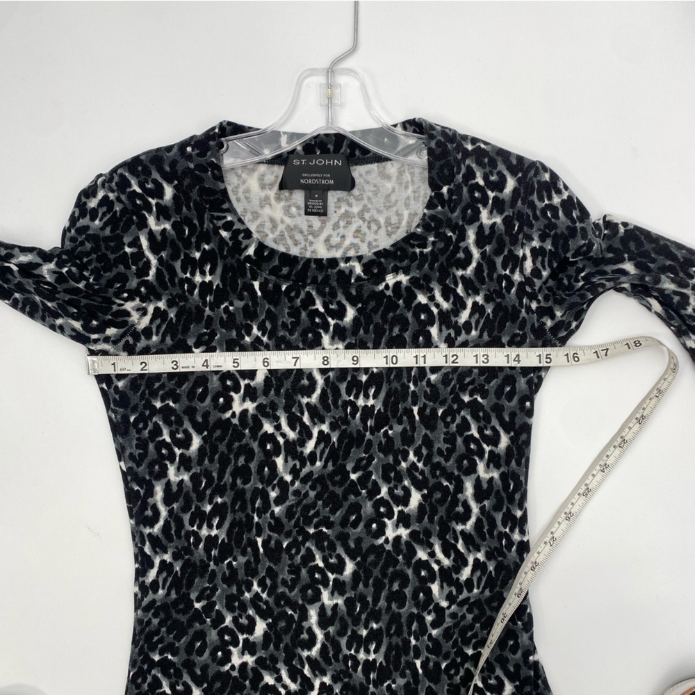 St. John Leopard Print Knit Top Nordstrom Exclusive Size P Petite 3/4 Sleeve - Picture 8 of 8